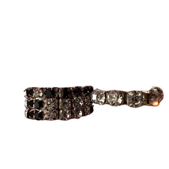 Set of 2 rhinestone stretch rings, sizes 5 & 7 stretchable. - Picture 3 of 4